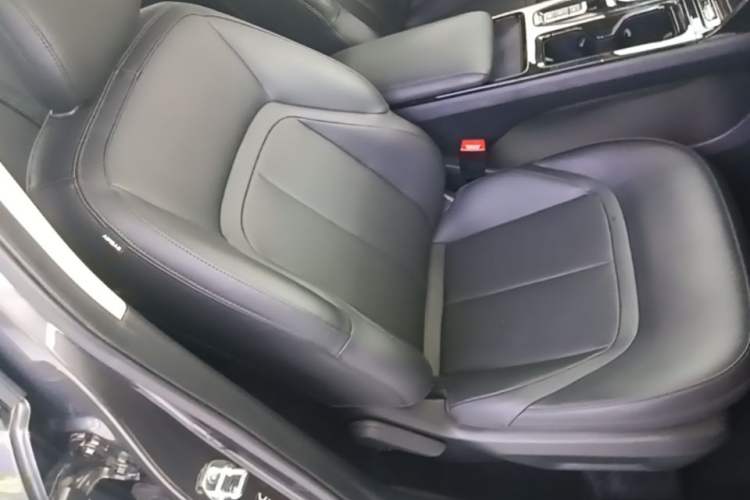 Used Wuling Xingguang 2024 Co-creation Edition 150 Standard Model Right Front Seat