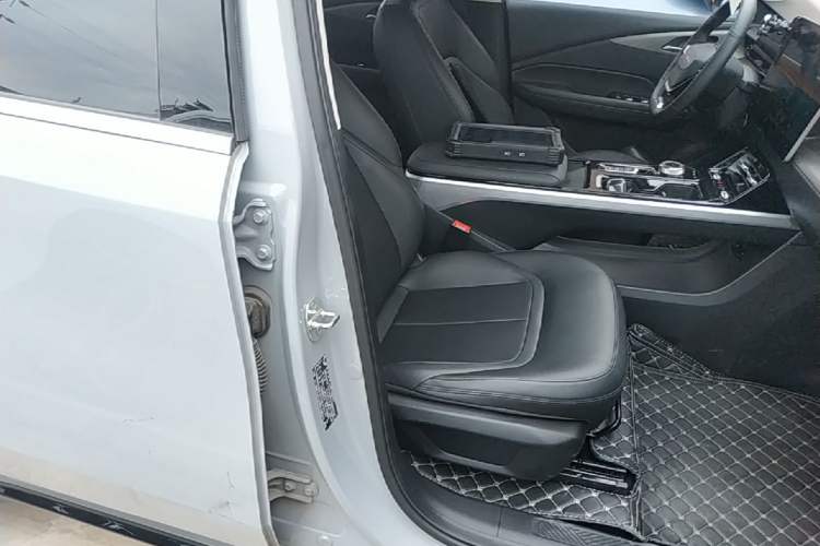 Used Wuling Xingguang 2024 Co-Creation Edition 510 Advanced Model Right Front Seat