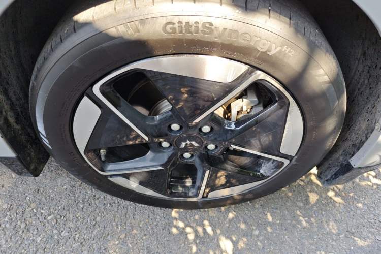 Used Wuling Xingguang 2024 Co-Creation Edition 510 Advanced Model Right Front Wheel Hub