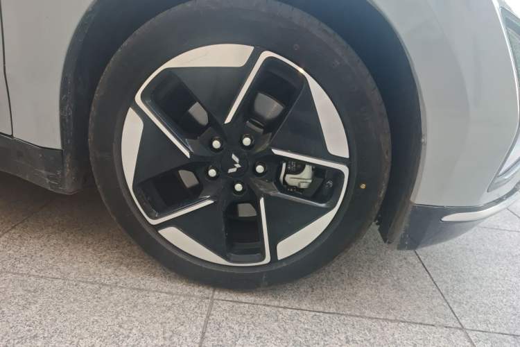 Used Wuling Xingguang 2024 Co-Creation Edition 510 Advanced Model Right Front Wheel Hub