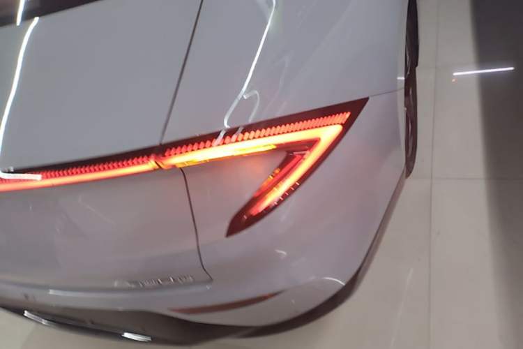Used Wuling Xingguang 2024 Co-Creation Edition 510 Advanced Model Right Rear Taillight