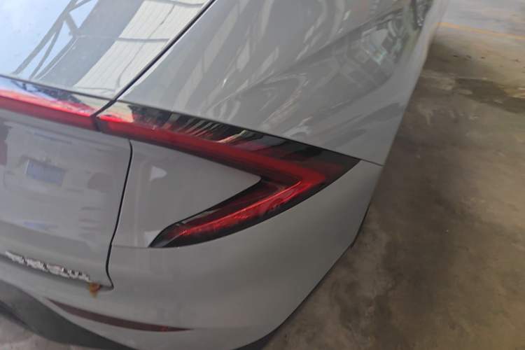 Used Wuling Xingguang 2024 Co-Creation Edition 510 Advanced Model Right Rear Taillight