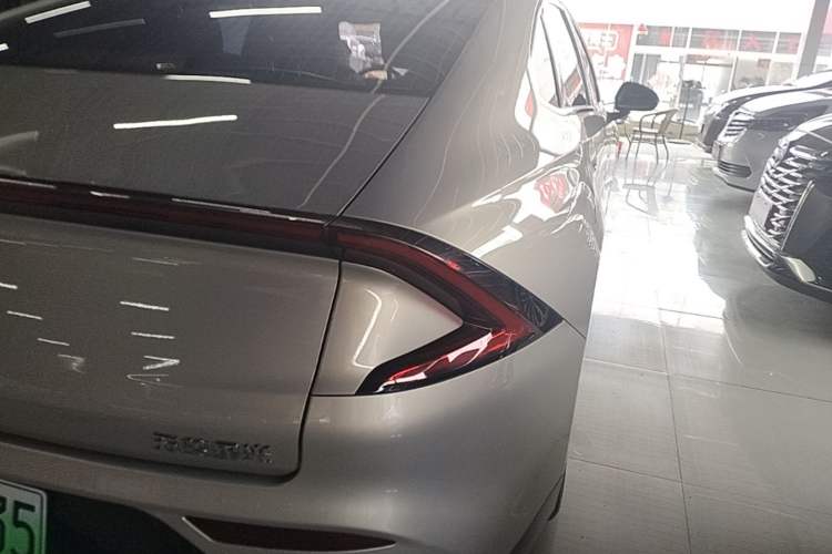 Used Wuling Xingguang 2024 Co-Creation Edition 510 Advanced Model Right Rear Taillight