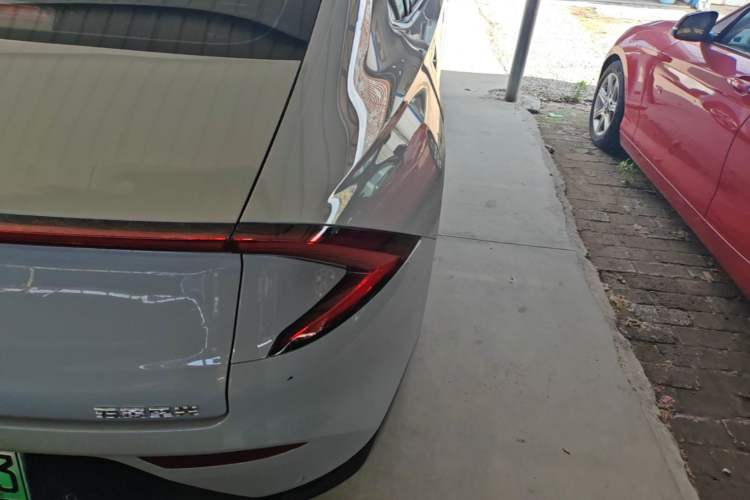 Used Wuling Xingguang 2024 Co-Creation Edition 510 Advanced Model Right Rear Taillight