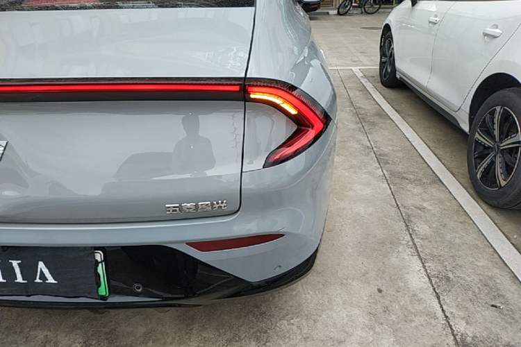 Used Wuling Xingguang 2024 Co-Creation Edition 510 Advanced Model Right Rear Taillight