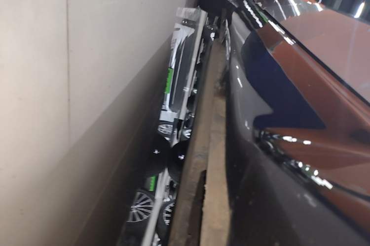 Used Wuling Xingguang 2024 Co-Creation Edition 510 Advanced Model Right Side Sill