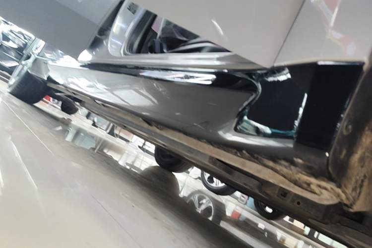 Used Wuling Xingguang 2024 Co-Creation Edition 510 Advanced Model Right Side Sill