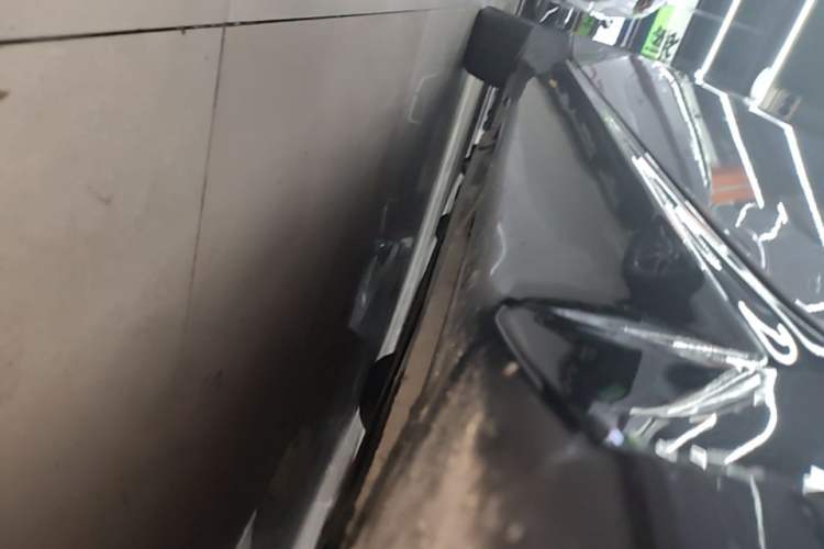 Used Wuling Xingguang 2024 Co-Creation Edition 510 Advanced Model Right Side Sill