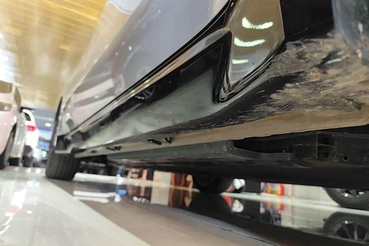 Used Wuling Xingguang 2024 Co-Creation Edition 510 Advanced Model Right Side Sill