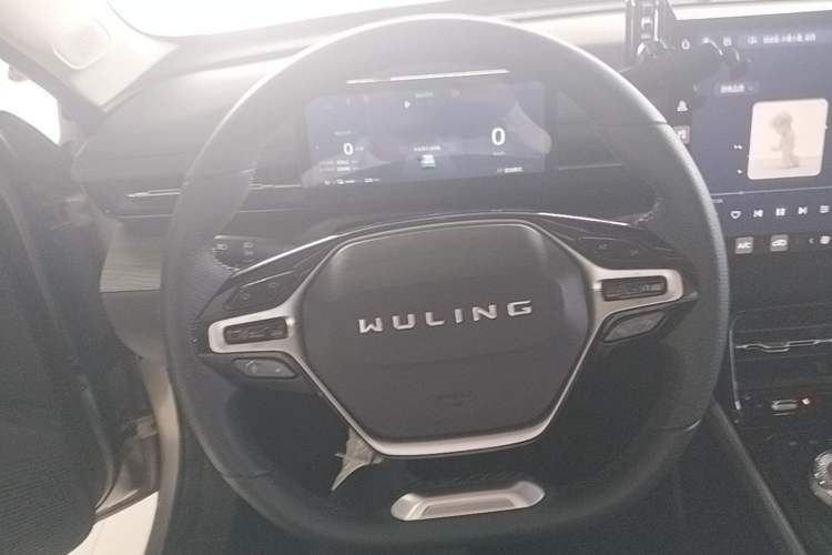 Used Wuling Xingguang 2024 Co-Creation Edition 510 Advanced Model Steering Wheel