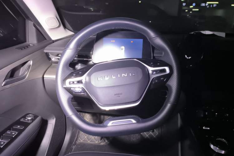 Used Wuling Xingguang 2024 Co-creation Edition 150 Standard Model Steering Wheel