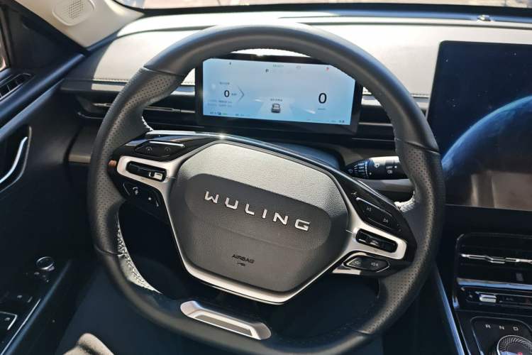 Used Wuling Xingguang 2024 Co-Creation Edition 150 Advanced Model Steering Wheel