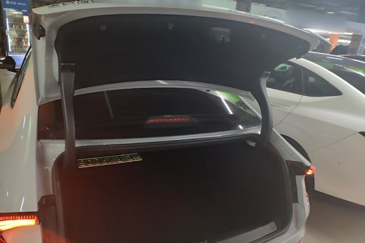 Used Wuling Xingguang 2024 Co-Creation Edition 510 Advanced Model Trunk