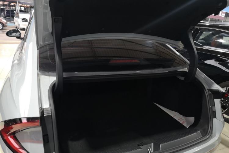 Used Wuling Xingguang 2024 Co-Creation Edition 510 Advanced Model Trunk