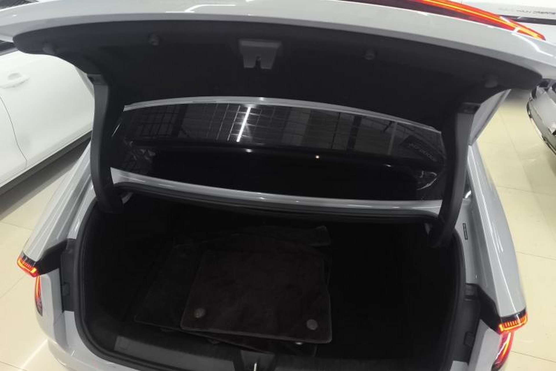 Used Wuling Xingguang 2024 Co-Creation Edition 510 Advanced Model Trunk