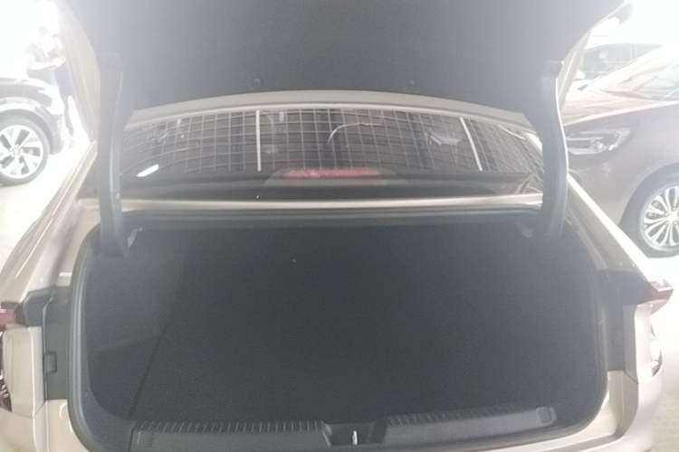 Used Wuling Xingguang 2024 Co-Creation Edition 510 Advanced Model Trunk