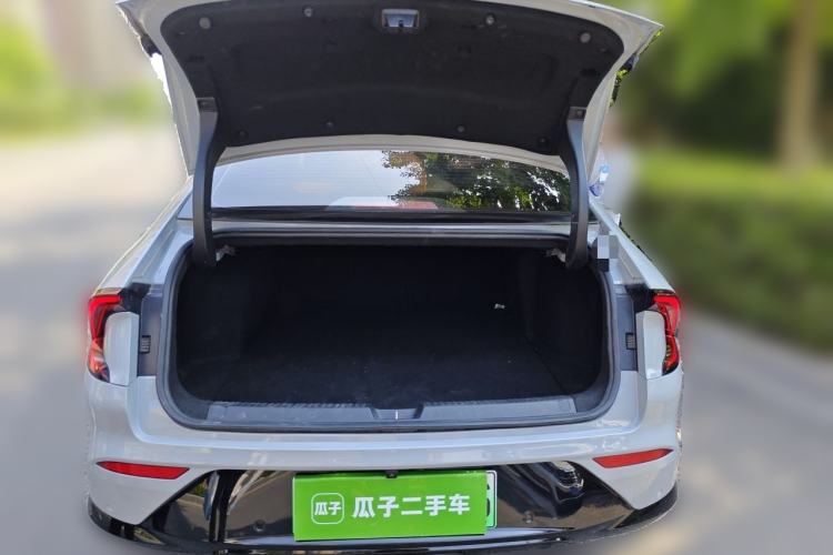 Used Wuling Xingguang 2024 Co-Creation Edition 510 Advanced Model Trunk