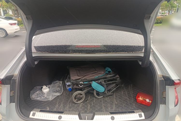 Used Wuling Xingguang 2024 Co-Creation Edition 510 Advanced Model Trunk