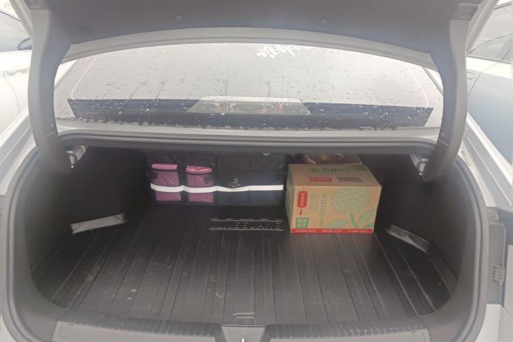 Used Wuling Xingguang 2024 Co-Creation Edition 510 Advanced Model Trunk