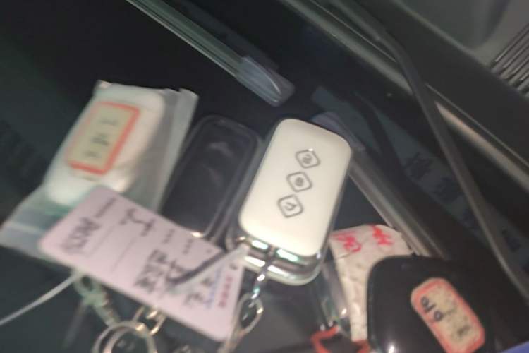 Used Wuling Xingguang 2024 Co-Creation Edition 510 Advanced Model Vehicle Key
