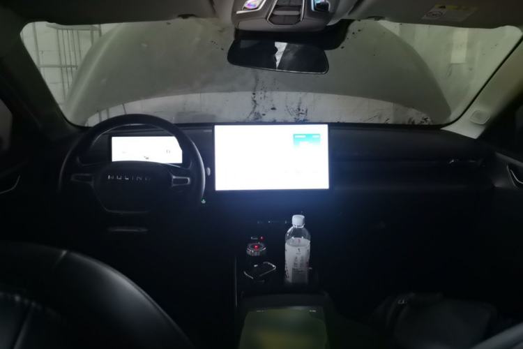 Used Wuling Xingguang 2024 Co-Creation Edition 150 Flagship Model Center Console