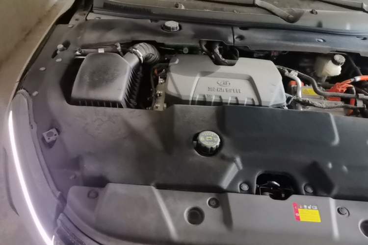 Used Wuling Xingguang 2024 Co-Creation Edition 150 Flagship Model Engine Bay Right