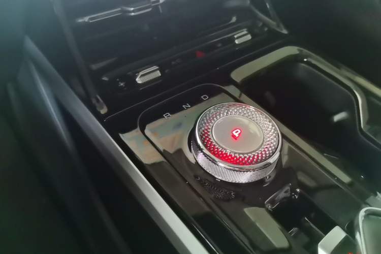 Used Wuling Xingguang 2024 Co-Creation Edition 150 Flagship Model Gear Lever