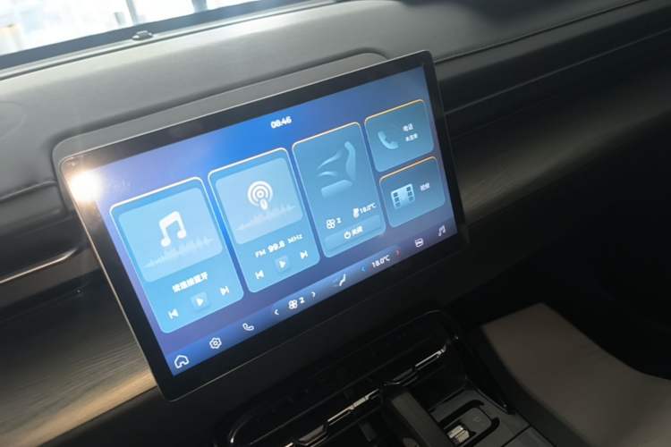 Used Wuling Xingguang 2024 Co-creation Edition 150 Standard Model Audio And AC Panel