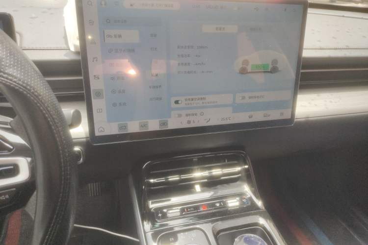 Used Wuling Xingguang 2024 Co-Creation Edition 150 Advanced Model Audio And AC Panel