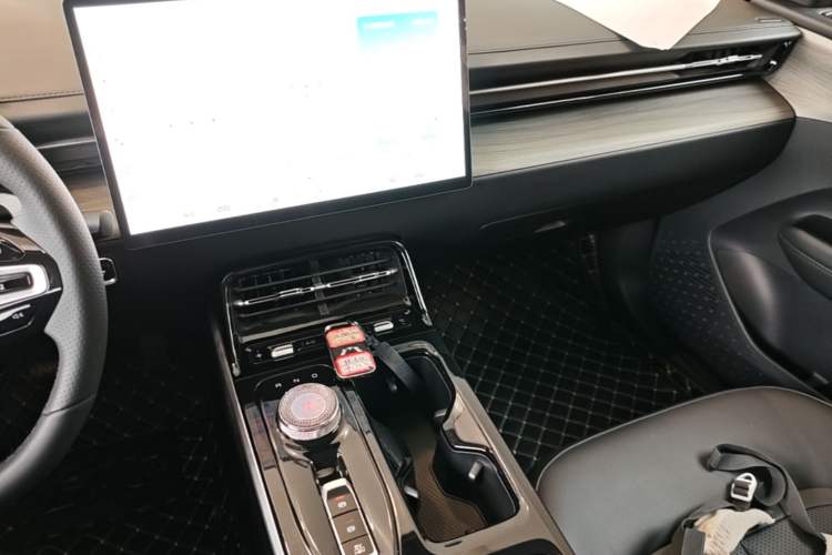 Used Wuling Xingguang 2024 Co-Creation Edition 150 Flagship Model Audio And AC Panel
