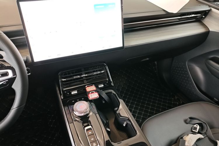Used Wuling Xingguang 2024 Co-Creation Edition 150 Flagship Model Audio And AC Panel