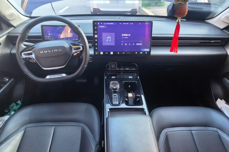 Used Wuling Xingguang 2024 Co-Creation Edition 150 Flagship Model Center Console