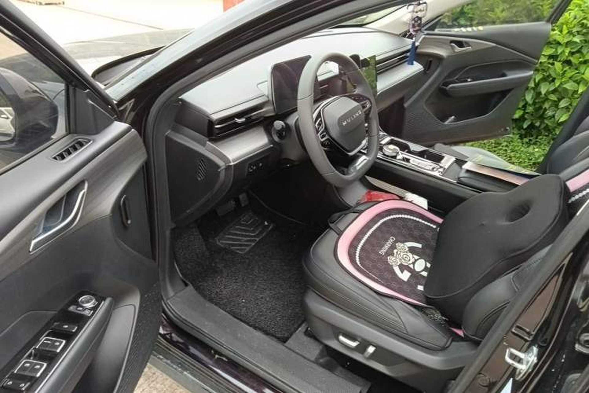 Used Wuling Xingguang 2024 Co-creation Edition 150 Standard Model Driver Seat