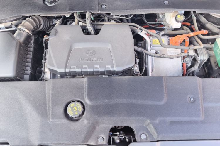 Used Wuling Xingguang 2024 Co-Creation Edition 150 Flagship Model Engine Bay