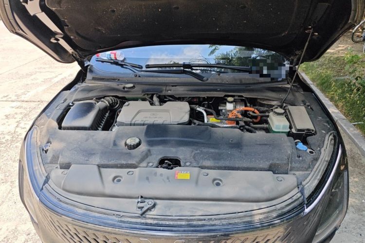 Used Wuling Xingguang 2024 Co-Creation Edition 150 Flagship Model Engine Bay