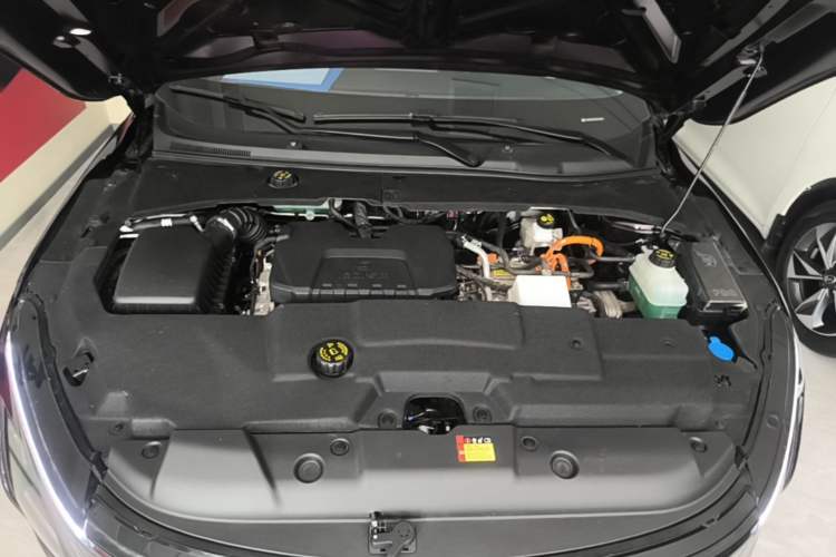 Used Wuling Xingguang 2024 Co-creation Edition 150 Standard Model Engine Bay