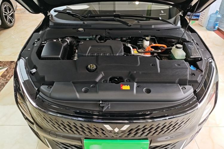 Used Wuling Xingguang 2024 Co-Creation Edition 150 Flagship Model Engine Bay