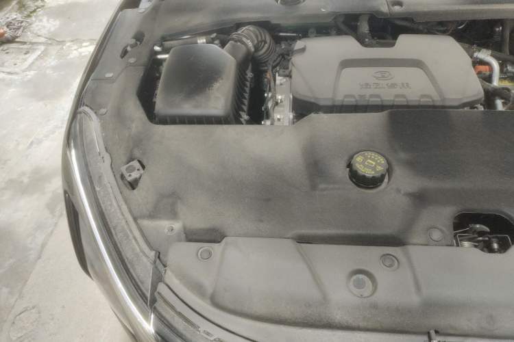 Used Wuling Xingguang 2024 Co-Creation Edition 150 Advanced Model Engine Bay Right