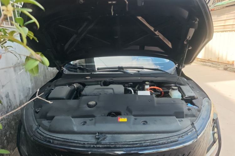 Used Wuling Xingguang 2024 Co-Creation Edition 70 Standard Model Engine Bay