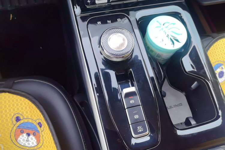 Used Wuling Xingguang 2024 Co-Creation Edition 150 Flagship Model Gear Lever
