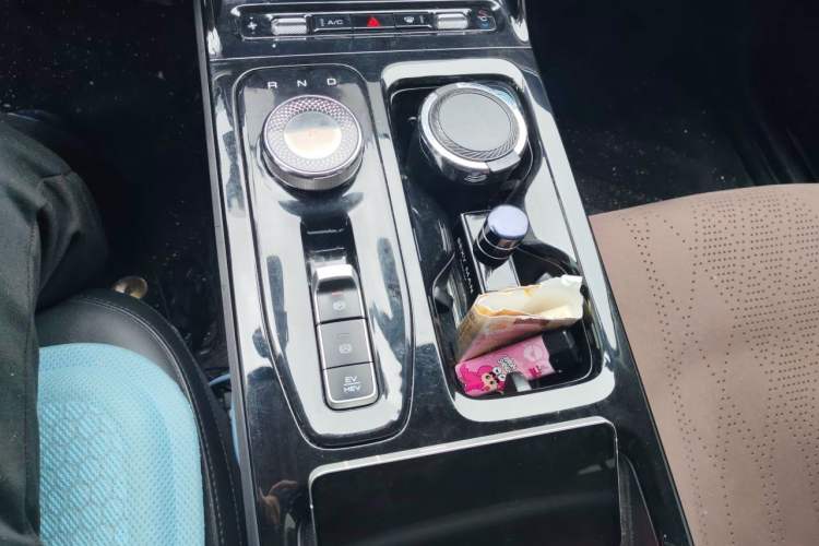 Used Wuling Xingguang 2024 Co-creation Edition 150 Standard Model Gear Lever
