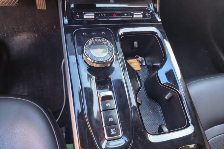 Used Wuling Xingguang 2024 Co-Creation Edition 150 Flagship Model Gear Lever