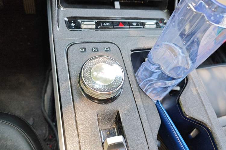 Used Wuling Xingguang 2024 Co-Creation Edition 150 Flagship Model Gear Lever