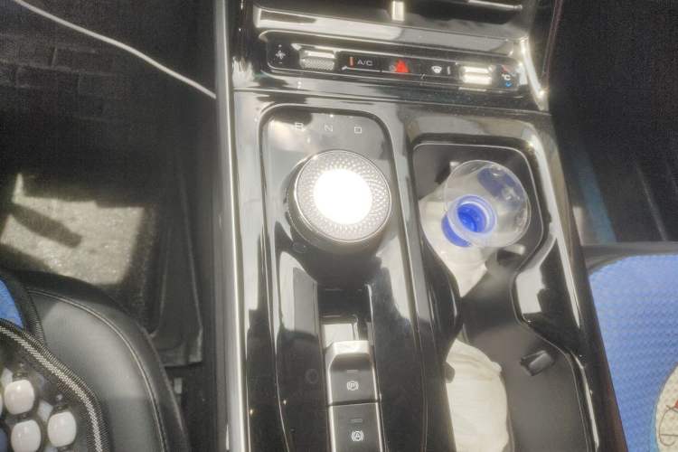 Used Wuling Xingguang 2024 Co-Creation Edition 150 Advanced Model Gear Lever