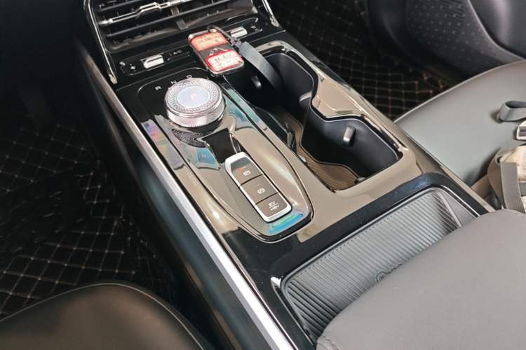 Used Wuling Xingguang 2024 Co-Creation Edition 150 Flagship Model Gear Lever