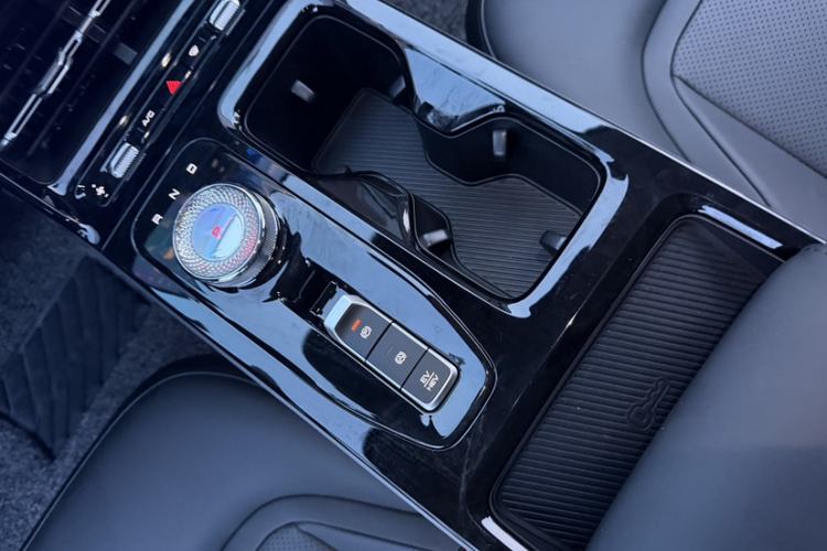 Used Wuling Xingguang 2024 Co-Creation Edition 150 Flagship Model Gear Lever