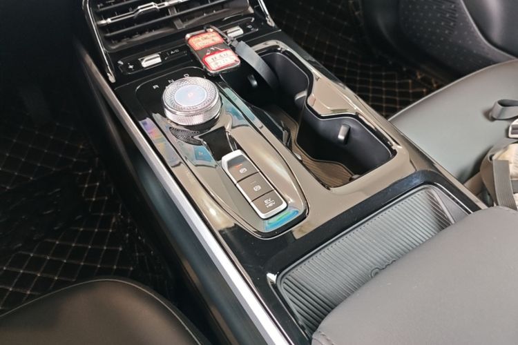 Used Wuling Xingguang 2024 Co-Creation Edition 150 Flagship Model Gear Lever