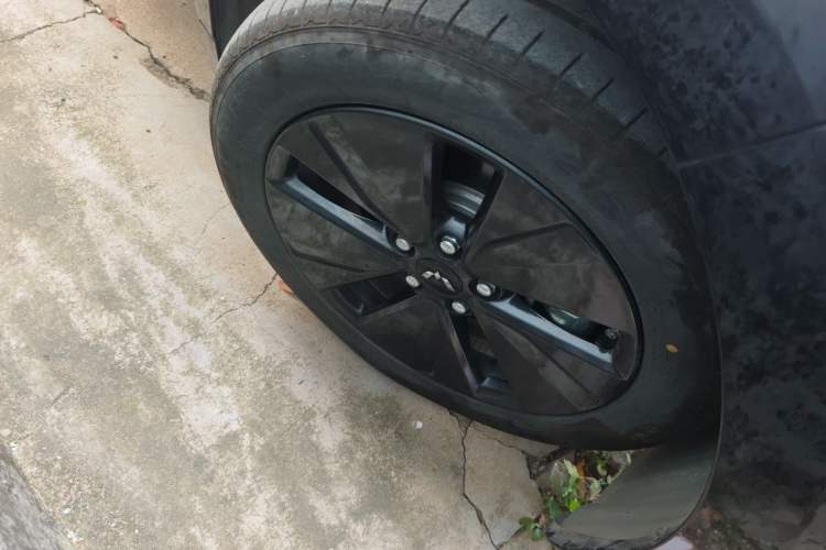 Used Wuling Xingguang 2024 Co-Creation Edition 70 Standard Model Right Front Wheel Hub