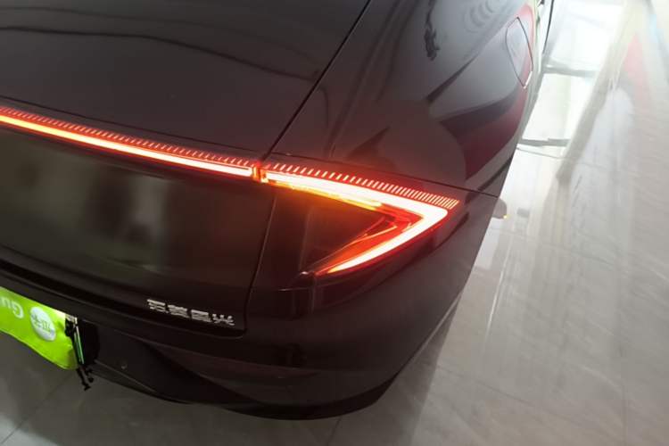 Used Wuling Xingguang 2024 Co-creation Edition 150 Standard Model Right Rear Taillight