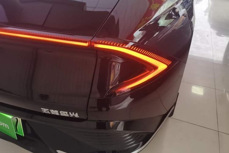 Used Wuling Xingguang 2024 Co-Creation Edition 150 Advanced Model Right Rear Taillight